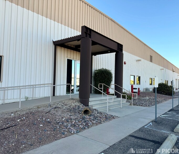 More Photos Of 2929 E Corona Rd, Tucson Light Distribution For Lease