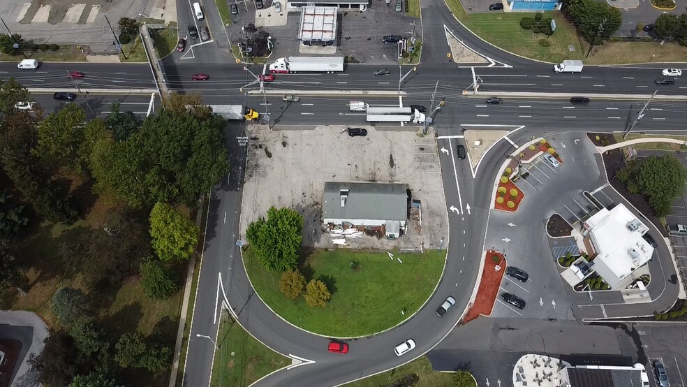More Photos Of 1098 Route 130 N, Cinnaminson Service Station For Lease