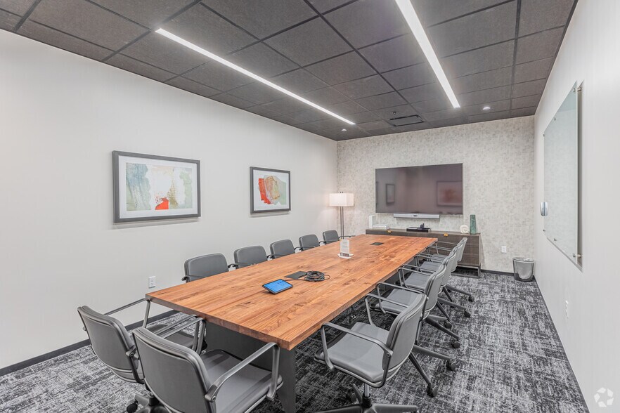 More Photos Of 4727 Executive Dr, San Diego Coworking Space