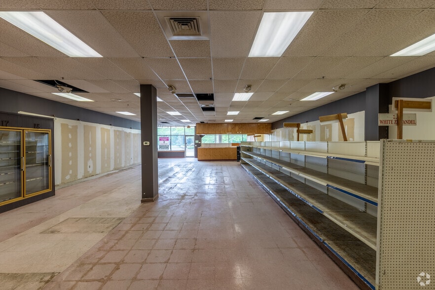 More Photos Of 228 S Main St, Newtown Unknown For Lease