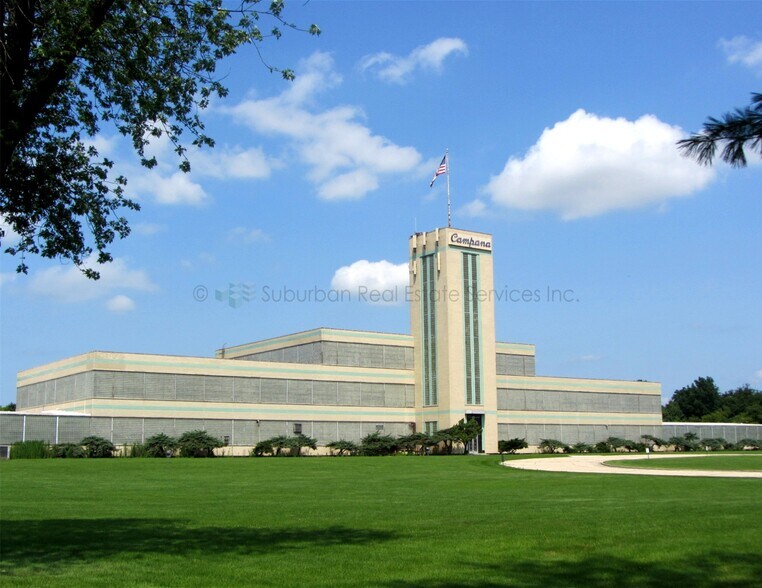 More Photos Of 901 N Batavia Ave, Batavia Showroom For Lease