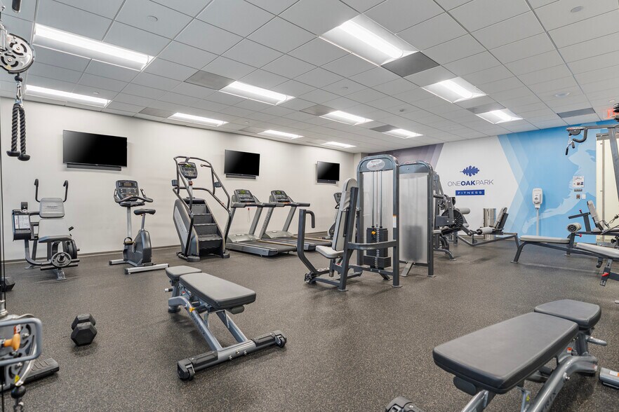 More Photos Of 6002 Rogerdale Rd, Houston Office For Lease