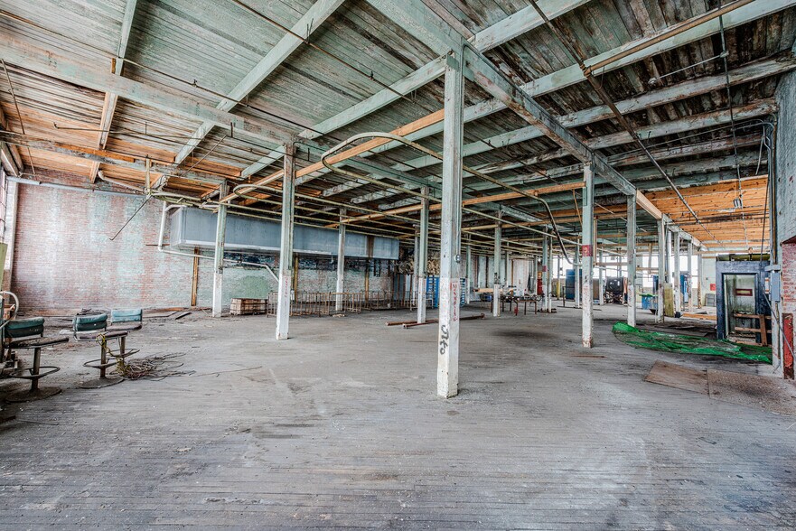 More Photos Of 3155 W 33rd St, Cleveland Warehouse For Sale