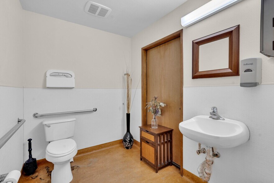 More Photos Of 400 Morris St, Sebastopol Warehouse For Sale