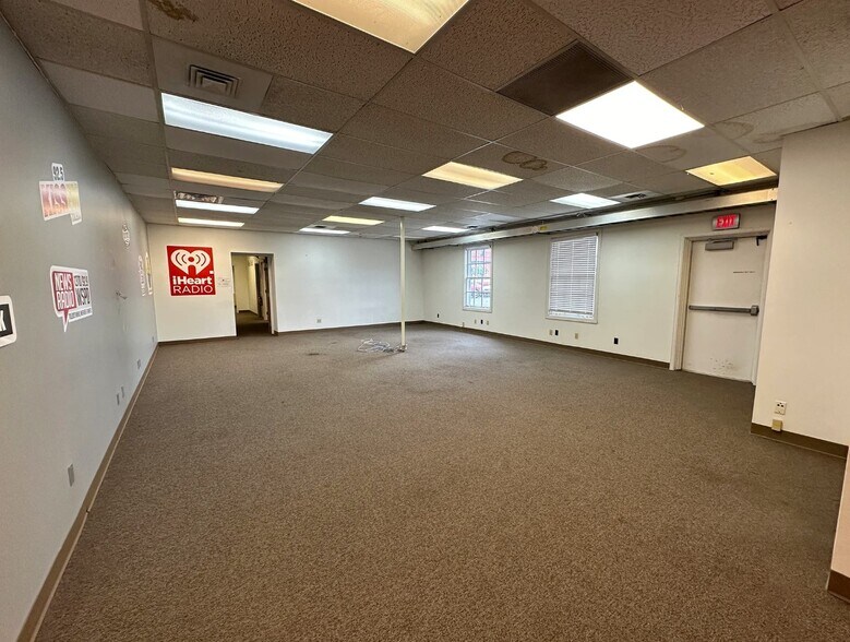 More Photos Of 111-113 S Superior St, Toledo Office For Sale