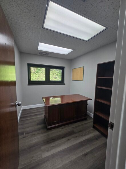 More Photos Of 400 Percival Rd, Columbia Office For Lease