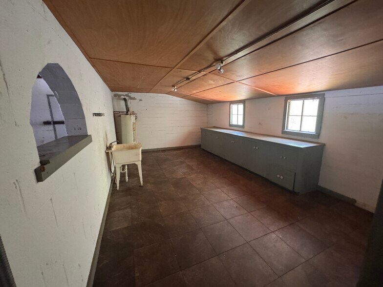 More Photos Of 21076 US Highway 45, Citronelle Manufacturing For Sale