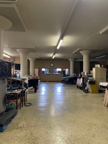 More Photos Of 2600 Cochrane St, Detroit Warehouse For Sale