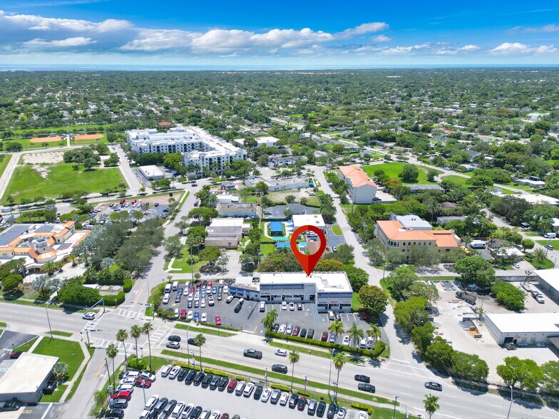 More Photos Of 17891 S Dixie Hwy, Miami Office For Sale