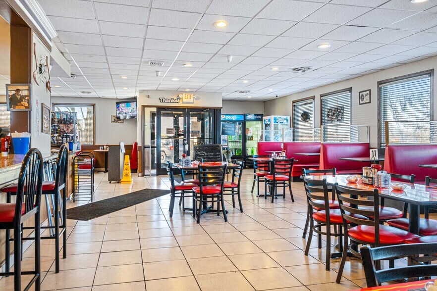 More Photos Of 214 E Pulaski Hwy, Elkton Restaurant For Sale