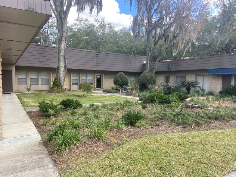 More Photos Of 1405 NW 13th St, Gainesville Office For Lease