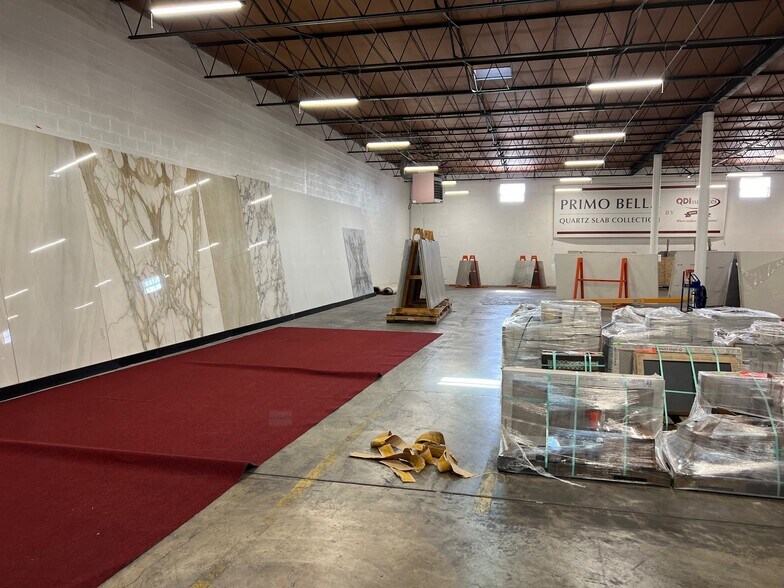 More Photos Of 2630 Andjon Dr, Dallas Distribution For Lease