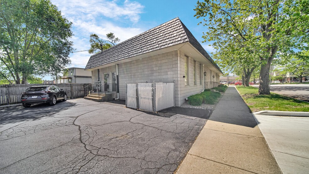 More Photos Of 303 Ridge Rd, Munster Office For Sale