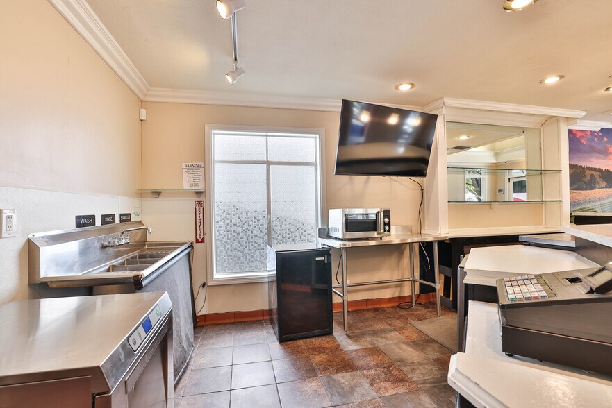 More Photos Of 14527-14529 Big Basin Way, Saratoga Storefront Retail Residential For Sale