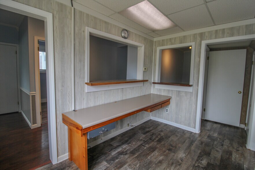 More Photos Of 1517 Allentown Rd, Lima Office For Sale