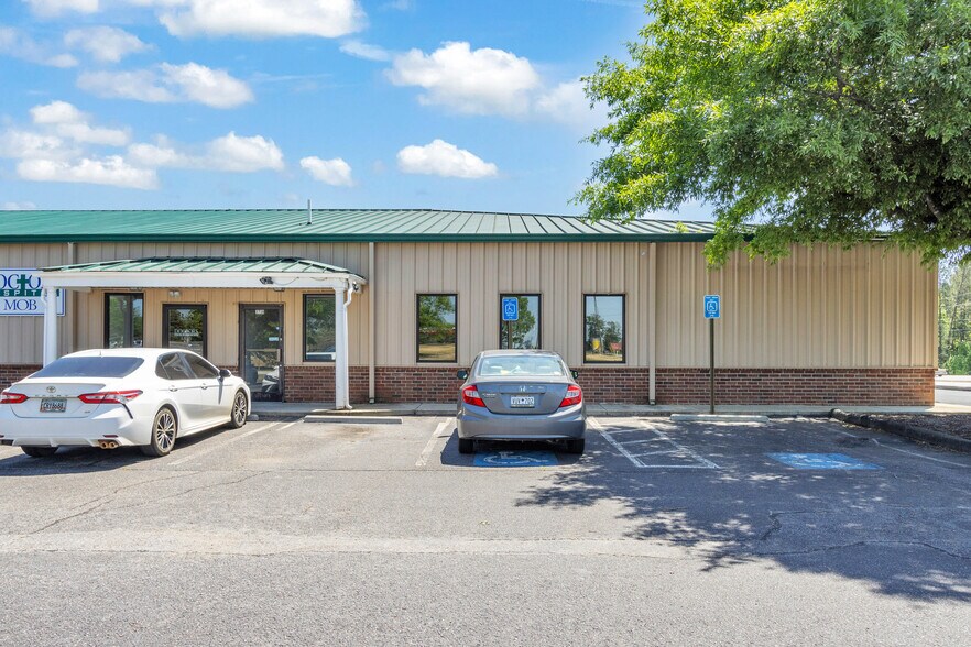 More Photos Of 3736 Mike Padgett Hwy, Augusta Freestanding For Lease