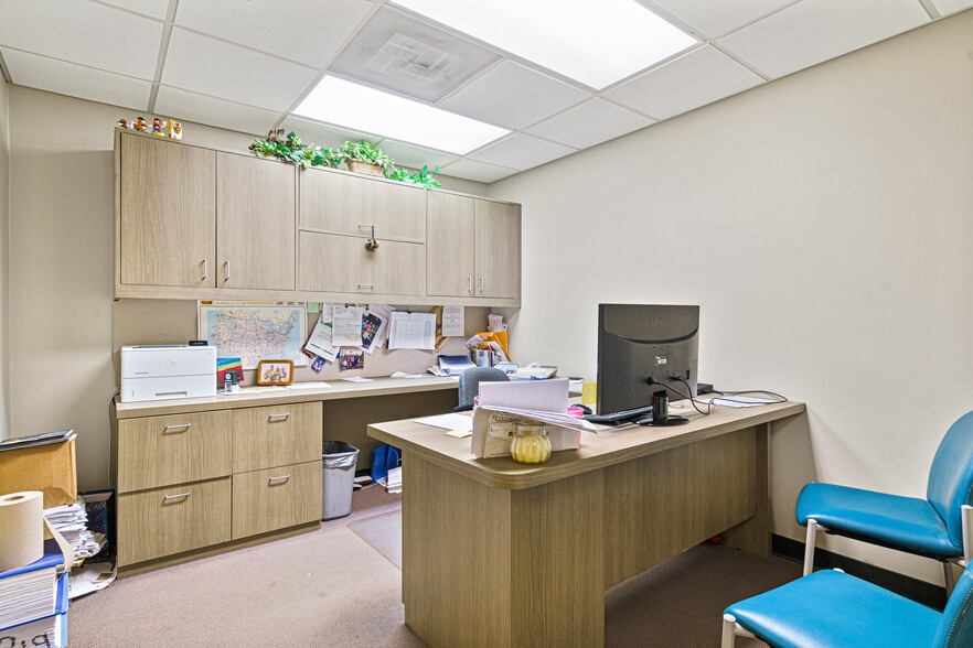 More Photos Of 1641 Crystal Ave, Kansas City Warehouse For Sale