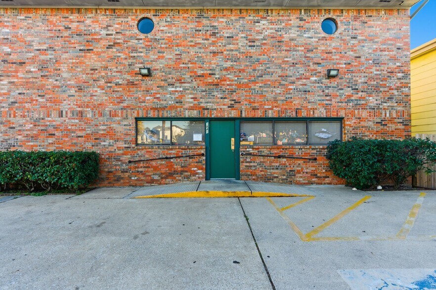 More Photos Of 1841 Richmond Ave, Houston Restaurant For Sale