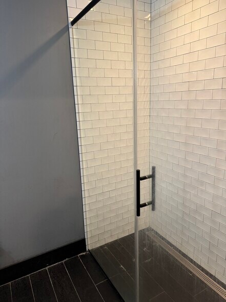 More Photos Of 80 Main St, New Canaan Storefront For Lease