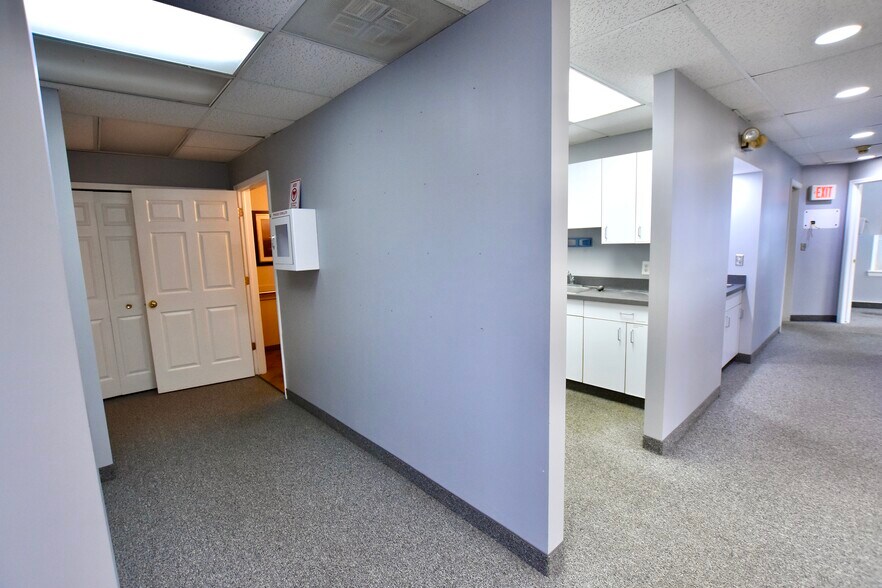 More Photos Of 9313-9333 N Haggerty Rd, Plymouth Office For Lease