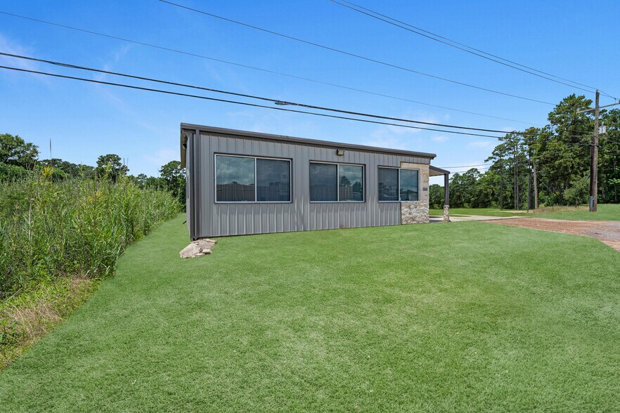 More Photos Of 3609 N Frazier St, Conroe Office For Sale