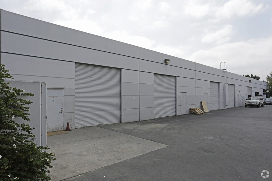 More Photos Of 2284 N Glassell St, Orange Light Distribution For Lease