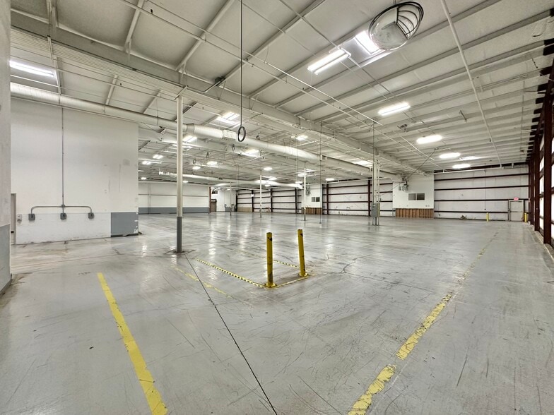 More Photos Of 1470 E Weisgarber Rd, Knoxville Light Distribution For Lease