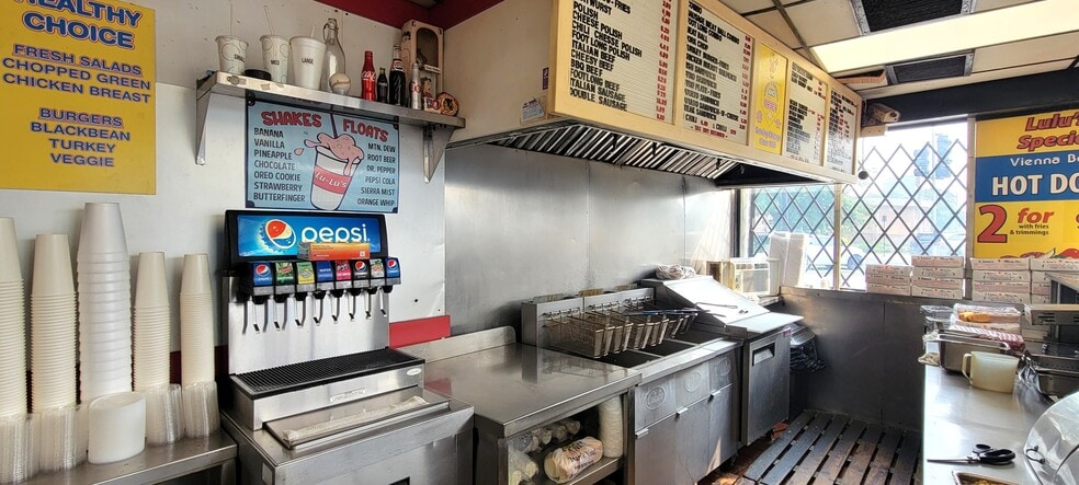 More Photos Of 2207-2214 W Ogden Ave, Chicago Fast Food For Lease