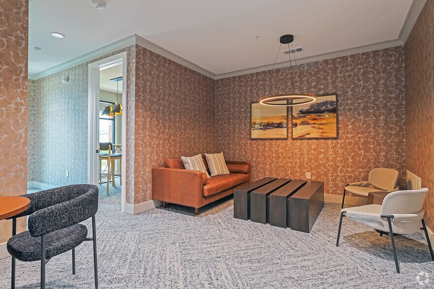More Photos Of 760 Airport Blvd, Austin Apartments For Lease