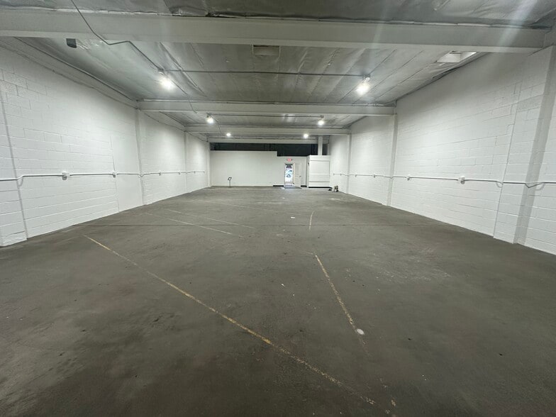 More Photos Of 1221-1225 E Ash Ave, Fullerton Warehouse For Sale