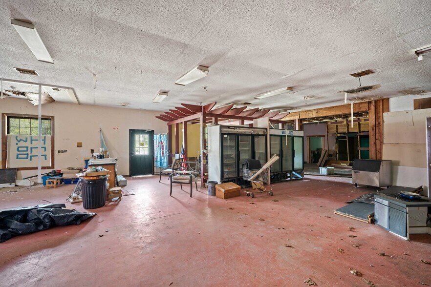 More Photos Of 11100 US-45, Chunchula Freestanding For Sale