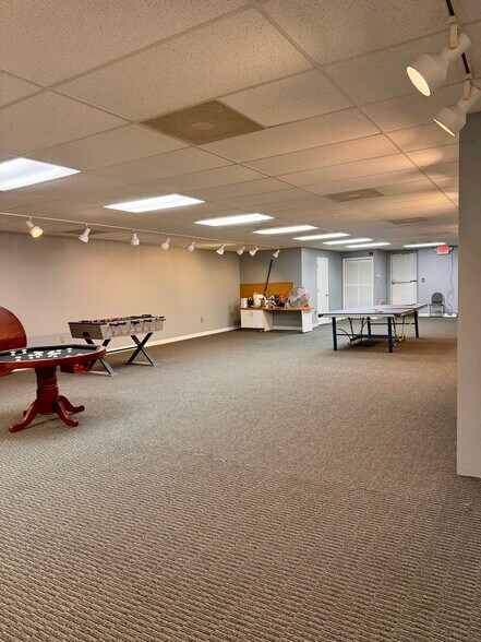 More Photos Of 3712 MacCorkle Ave SE, Charleston Storefront For Sale