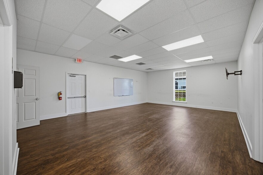 More Photos Of 7385 Applegate Ln, Chattanooga Medical For Lease