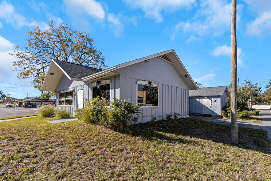 More Photos Of 5417 Grand Blvd, New Port Richey Freestanding For Sale