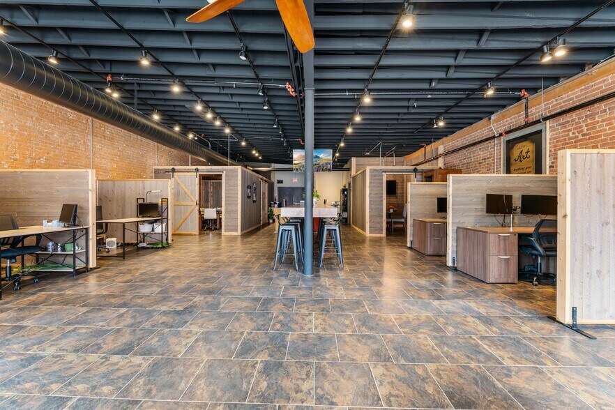More Photos Of 230 1st Ave E, Shakopee Storefront For Sale