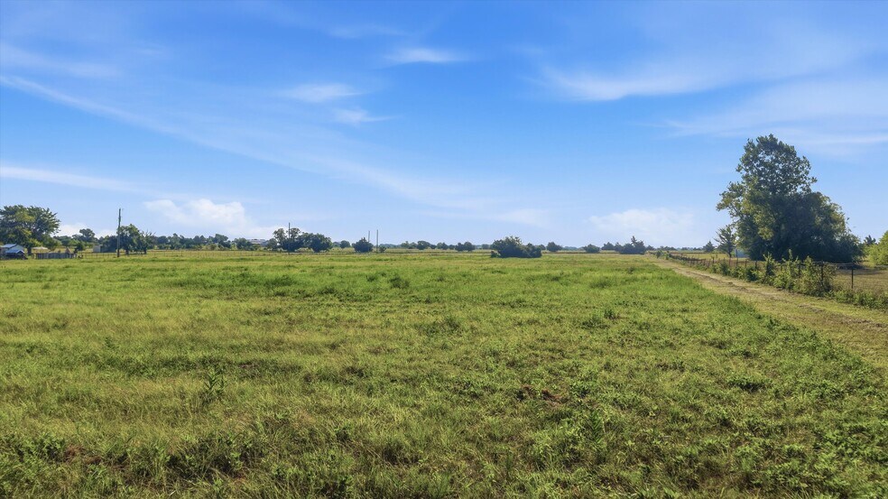 More Photos Of 1614 W Line Rd, Whitesboro Land For Sale