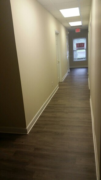 More Photos Of 2440 Sandy Plains Rd, Marietta Medical For Lease