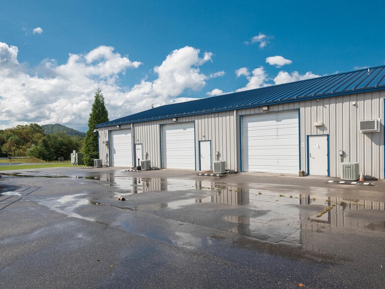More Photos Of 6 Celtic Dr, Arden Warehouse For Lease