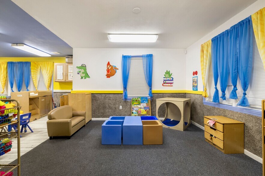 More Photos Of 204 Tibet Ave, Savannah Daycare Center For Sale