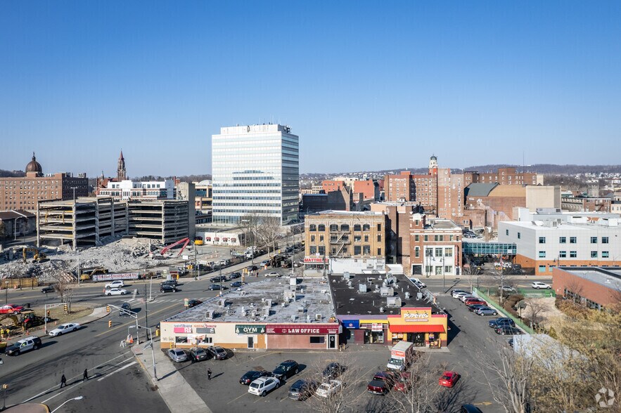 More Photos Of 237-251 Market St, Paterson Storefront Retail Office For Lease