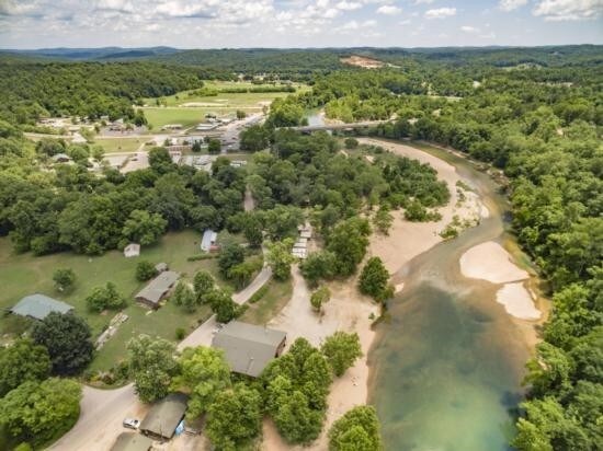 More Photos Of 16392 Tom Akers Rd, Eminence Hotel For Sale