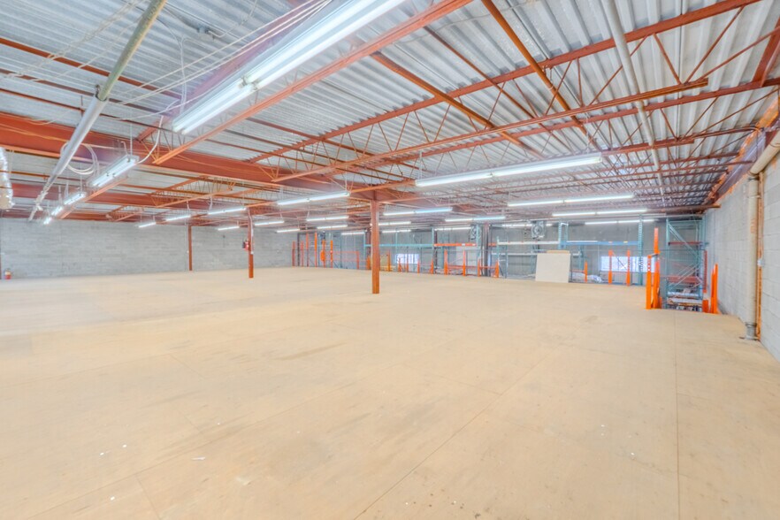 More Photos Of 9681-9725 Rue Clément, Montréal Unknown For Lease