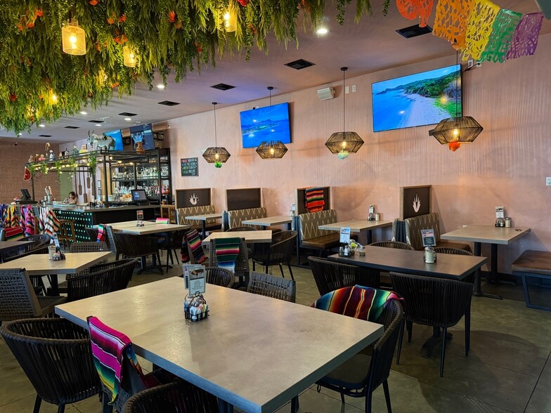 More Photos Of 4001 N Mesa St, El Paso Freestanding For Sale