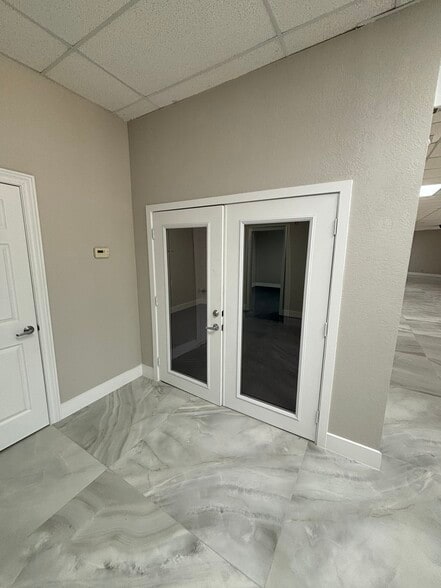 More Photos Of 6350 Bayshore Rd, North Fort Myers Freestanding For Lease