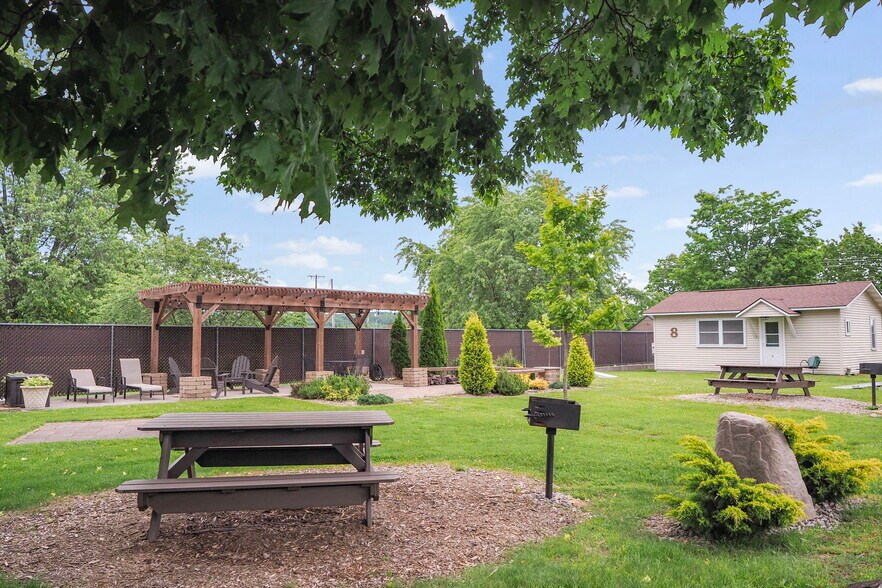 More Photos Of 17229 Northwood Hwy, Arcadia Hotel For Sale