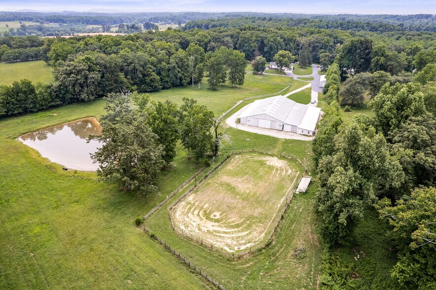 More Photos Of 1499 W Whitehall Rd, Cookeville Light Distribution For Sale