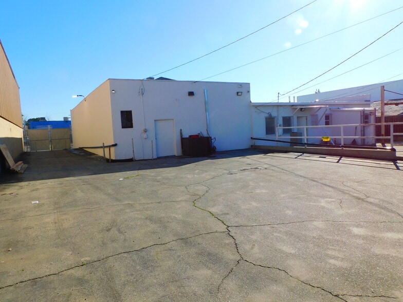 More Photos Of 409-413 N Chester Ave, Bakersfield Auto Repair For Lease