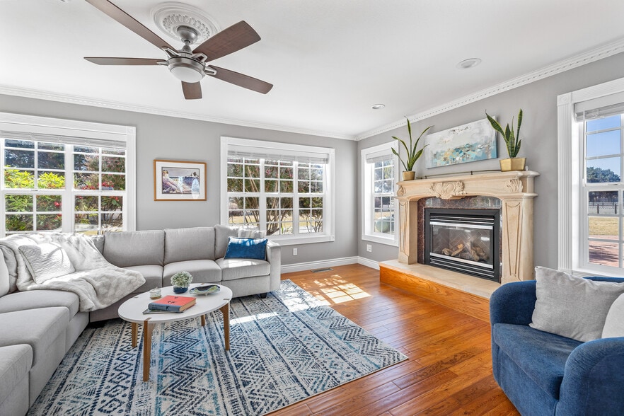 More Photos Of 19351 Del Mar Dr, Fort Bragg Specialty For Sale