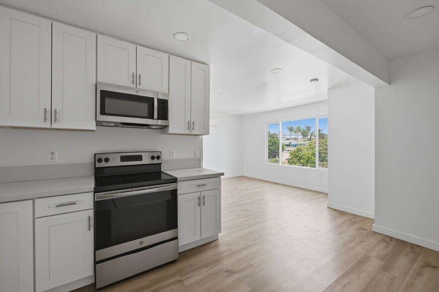 More Photos Of 2005 Highland Ave, National City Apartments For Sale