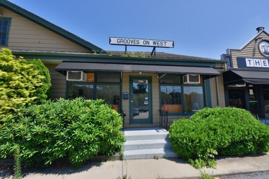 More Photos Of 7354-7366 Post Rd, North Kingstown Restaurant For Sale